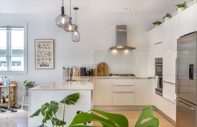 Executive State-Of-The-Art Home - Spa - Photo 17