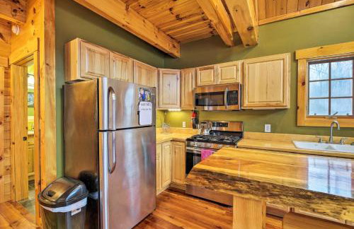 Ski Lodge Mtn Retreat with Fire Pit, Deck and Views! - Foto 11