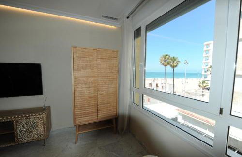 Apartamento reformado con vistas al mar - Photo 8