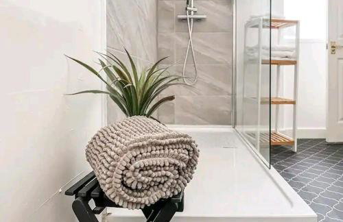 Mabon House near Zip World Tower and Bike Park Wales - Foto 9