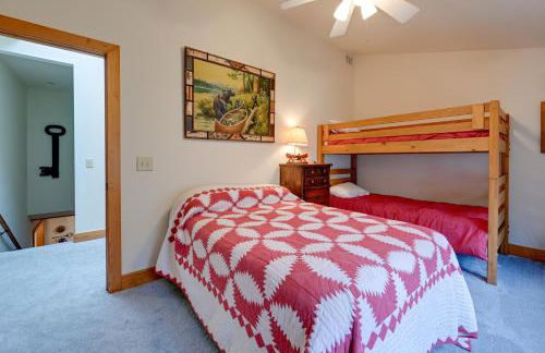 Creekside Family Retreat by Waterfalls and Hiking! - Foto 28