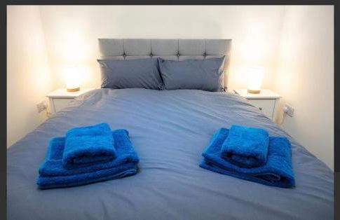 Central Mews Free Wi-Fi-Parking-Contractors - Photo 2