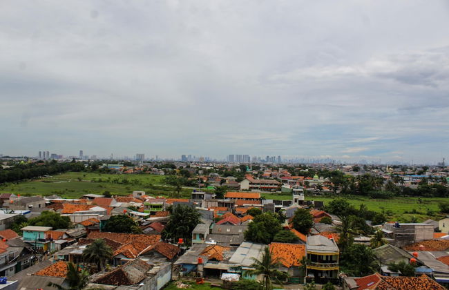 Minimalist Studio Apartment at Poris 88 with City View - Photo 5