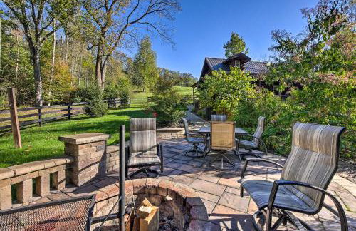 Rustic Dundee Log Cabin with Hot Tub and Forest Views! - Foto 6