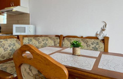 2 Bedroom Amazing Apartment In Labin - Foto 17