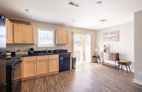 6 Bedrooms Sleeps 16 Great Area - Photo 34