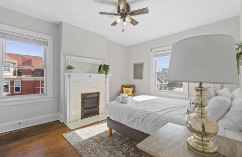 Deluxe 6 Bedroom 3 Min to Downtown w 2-car Driveway - Foto 65