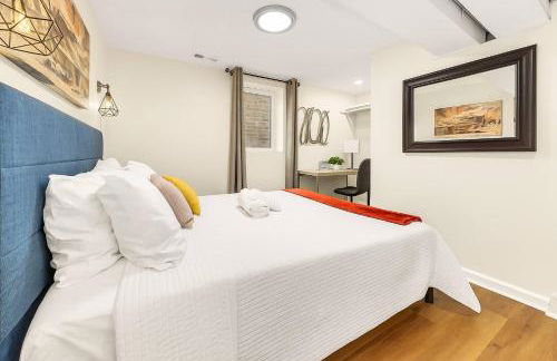 Sleeps 10 + Coffee bar + Game Room + Train to CHGO - Foto 25