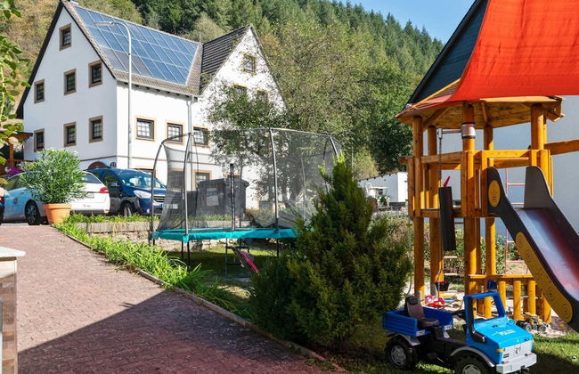 A Modern Apartment in the Hunsruck Region's Romantic Drohn Valley - Photo 57