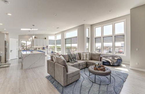 Sleek Ferndale Home with Ocean and Mountain Views! - Photo 2