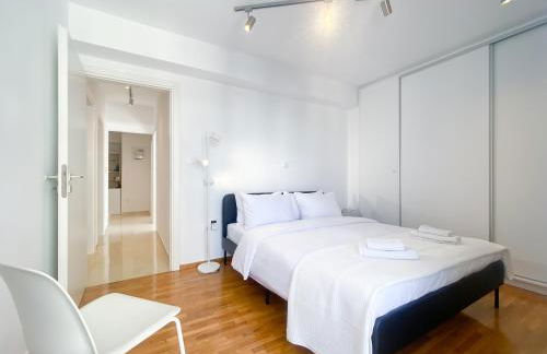 Delightful Penthouse - Photo 12