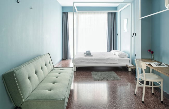 Zeus is Loose Hostel - Photo 33