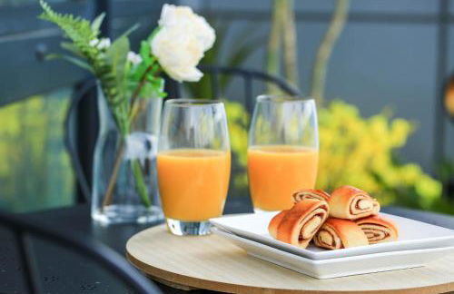 Snuggle Inn - Riverside Apartments - Views Over looking London River Thames, Close to O2 Arena, London Excel, London City Airport, Thames Clipper- River Boat Service, Woolwich Ferry, Onsite parking, TWIN ROOM OPTION available - Foto 27