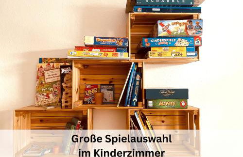 Ferienhaus Pape - 300m2, 17 Betten - mit großem privatem Garten, Pool, Dart, Sauna-, Grill- und Spielbereich - Ideal für Familien - Foto 18