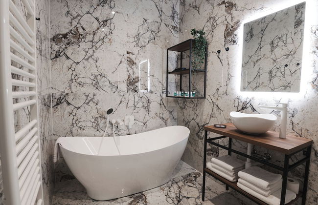 DISTRICT boutique - Photo 61