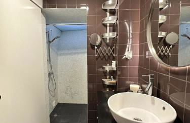 Apartamento acolhedor no centro da cidade, com pátio privado. - Photo 18