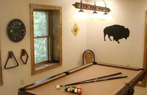 Romantic One-Bedroom Cabin with a Fireplace near Asheville, North Carolina - Foto 9