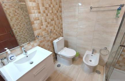 Enjoy Lisbon Cascais Sintra 1200 metres to metro blue line Sintra Rail line Free Parking - Foto 73