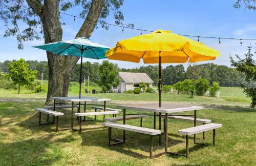 Keuka Wine Trail Vineyard View Farmhouse - Fire Pit & Game Room - Foto 56