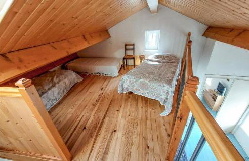 Stunning Apartment In Usson-En-Forez - Foto 8