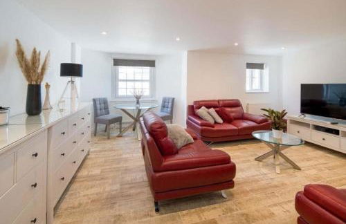 2 Bedroom Basement Apartment in Georgian Townhouse - Photo 13