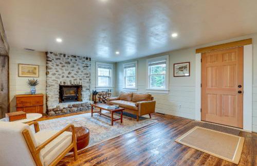 Expansive Wilmot Escape with Deck Near Skiing! - Foto 7