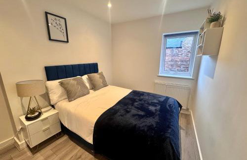 Central 2 Bedroom Apartment with Free Parking Sleeps 8 & Walk to City Centre & Arena - Foto 49