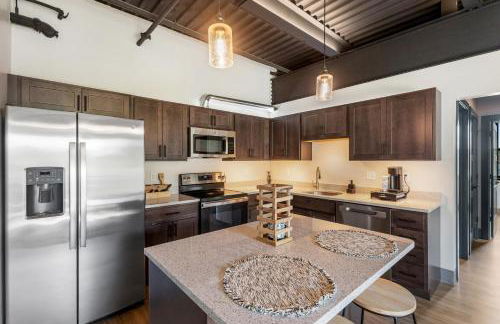 NEW 1BR Luxury Condo Private Balcony 303 - Foto 26