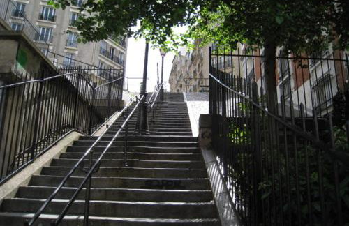 Quiet apartment hill of Montmartre - Photo 24