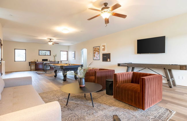 Pyramid by Avantstay Luxe Sedona Mansion w/ Views, 7mins to Downtown - Photo 16