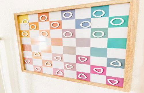 4BR Boutique Coastal Home, Walk to Beach and The Strand, Sleeps 10 - Foto 44