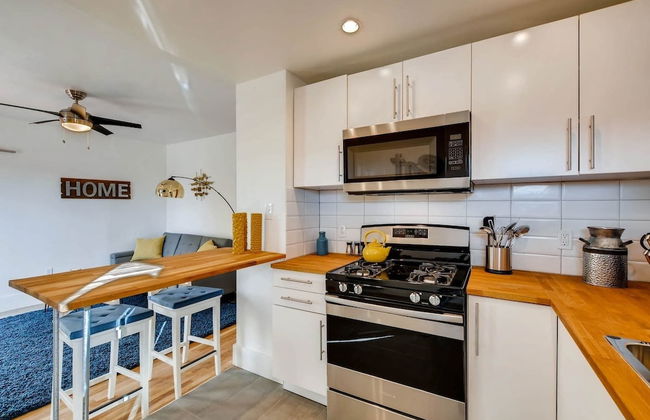 The Sunshine Suite in the Heart of Baker - Foto 7