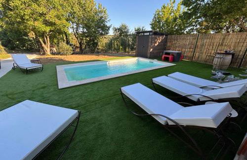 At Stéphanie and Damien's, Charming stone and pool - Foto 3