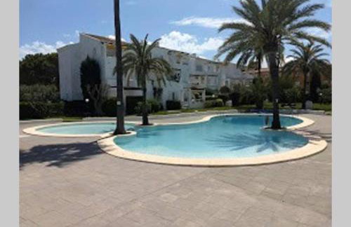 2 bedroom, Sea Front Complex w Pool and private garden - Foto 23