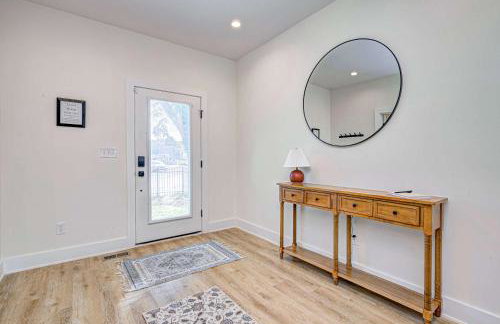 Stylish Getaway with Hot Tub-Near Downtown Indy-Family Friendly - Foto 21