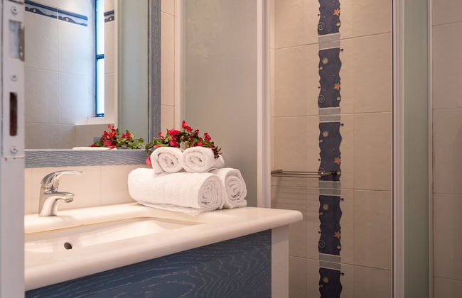 Santorini Mystique Garden - Photo 18