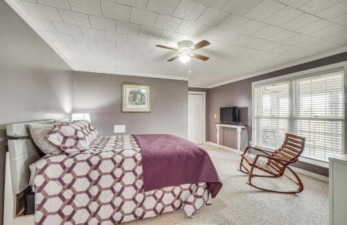 Deer Lake Lodge on 700 Wooded Acres in Dayton! - Foto 9