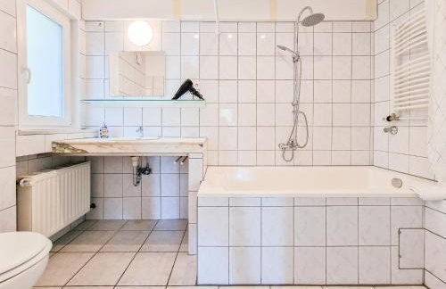 Tolstov Apartments - 3 Room Apartments with Garden - 20 Min Messe DUS & Airport DUS - Foto 31