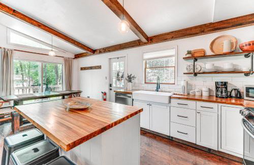 Private Hot Tub Tree-Lined Poconos Home! - Foto 8