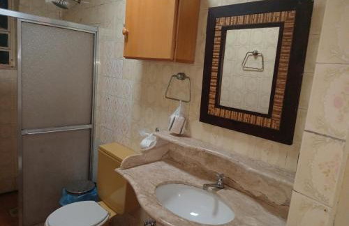 Chalé alpino em canela rs todo mobiliado com cozinha lareira split Wi-Fi 2 quartos perto do centro - Foto 21