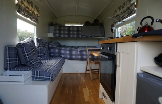 Shepherd's Hut @ Westcote - Foto 6