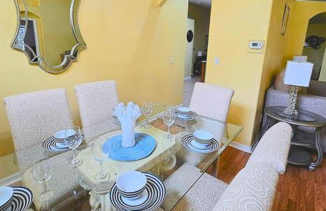 Joyful and Bright 4 Bedroom 3 Bathroom Pool Home - Foto 34