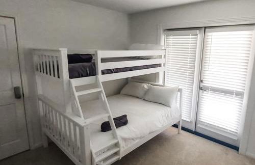 Bright and Spacious Home for w Pool -over 30 Nights- - Foto 41