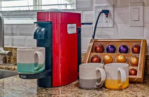 Gorgeous 4-bed home with Golf, Pool, & Hot Tub! - Photo 11