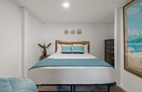 Next to Downtown Huge yard with Parking - Foto 30