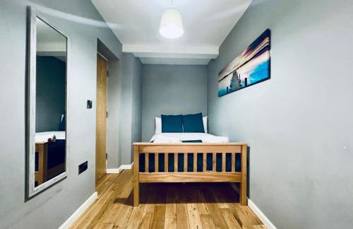 Lovely 4 bed (sleeps 8) apartment close to city - Foto 6