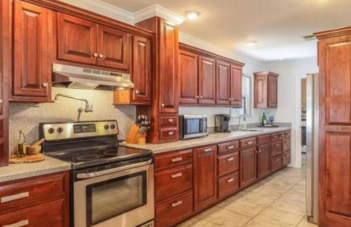 4/3 Home Centrally Located, beach, casino, airport, dining, golfing, shopping, entertainment - Photo 11