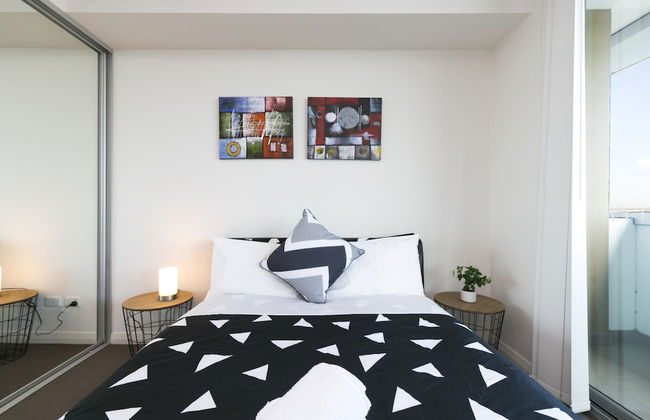 Penthouse near Airport & CBD - Photo 6