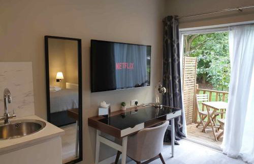 M-Hotels Studios & Apartments Free Parking - Foto 7