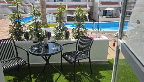 New Modern Apartment close to the Beach - Photo 4